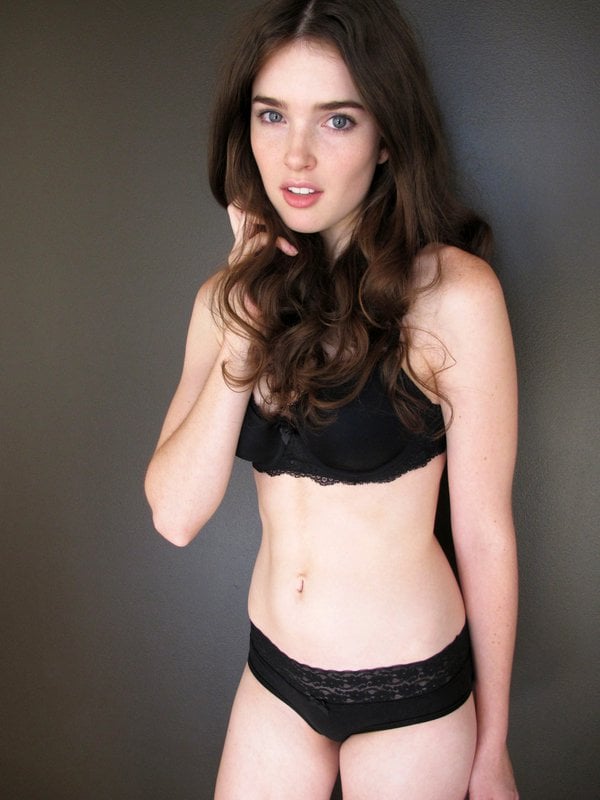 Naked jessica wall Jessica Wall